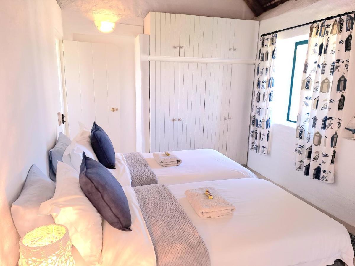 Zandtorini Seaside Cottage ستروزباي المظهر الخارجي الصورة